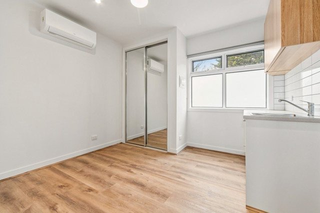 Room 8/14A Culcairn Drive, VIC 3199