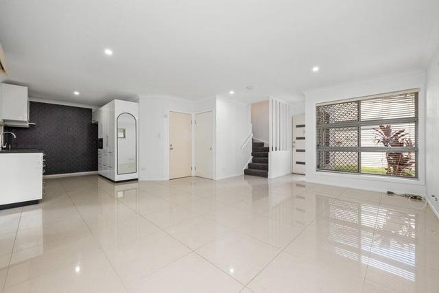 2/64 Kitchener Street, QLD 4151