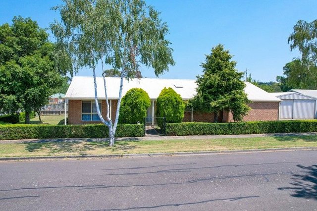 17 Melanie Drive, VIC 3820