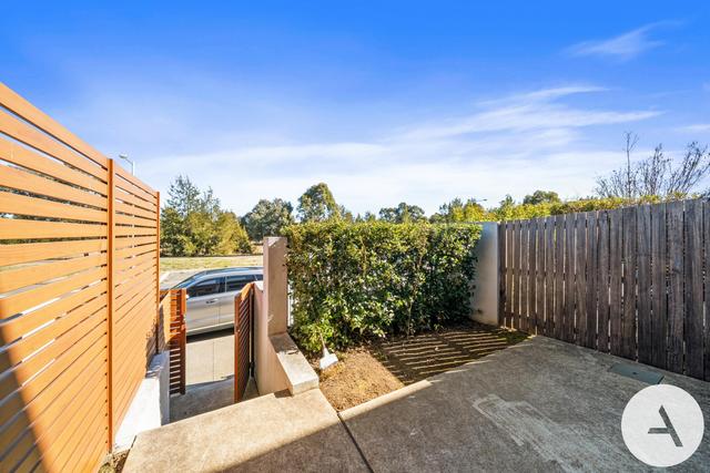 10/20 Clare Burton Cres, ACT 2913