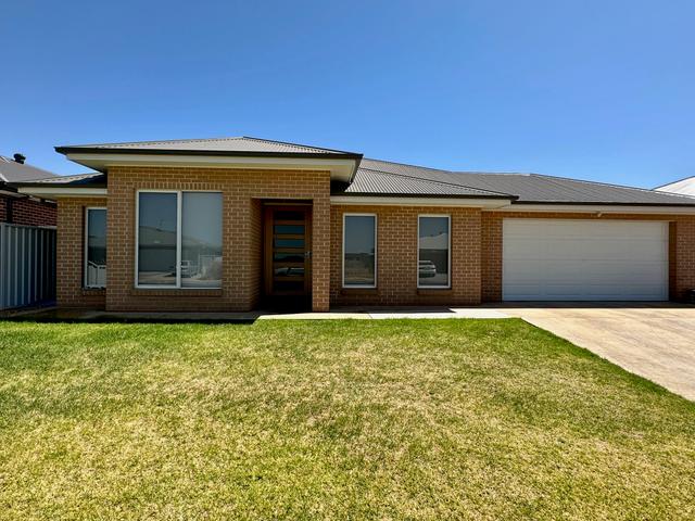 17 Piper Circut, NSW 2680