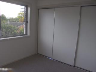 Bedroom 1 (2011-04-06)