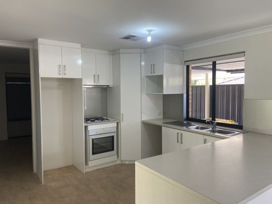 17 Birkett Ave, WA 6164