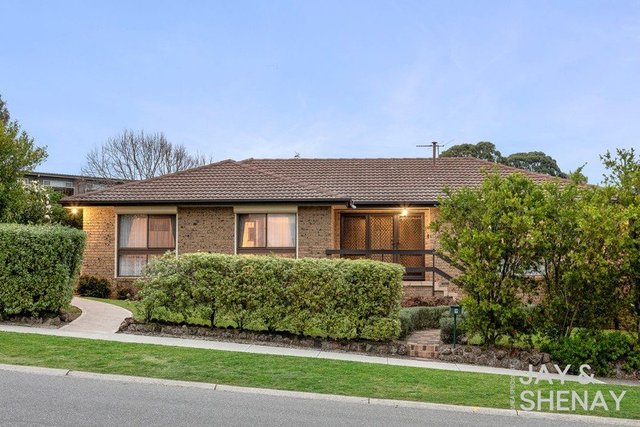 9 Joseph Banks Crescent, VIC 3802