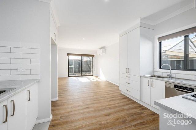2/13 Coomboona Street, VIC 3630