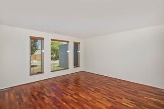 Lounge Room (2013-02-08)