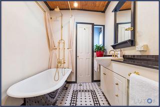 Bathroom (2015-02-04)