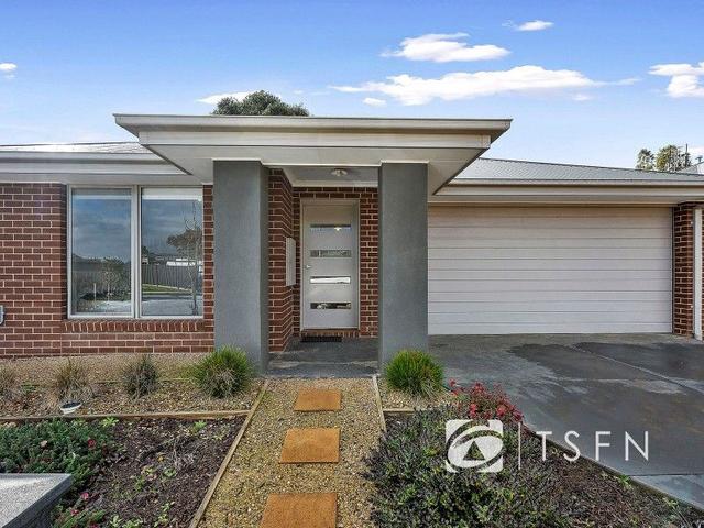 17 Bradfield Loop, VIC 3551