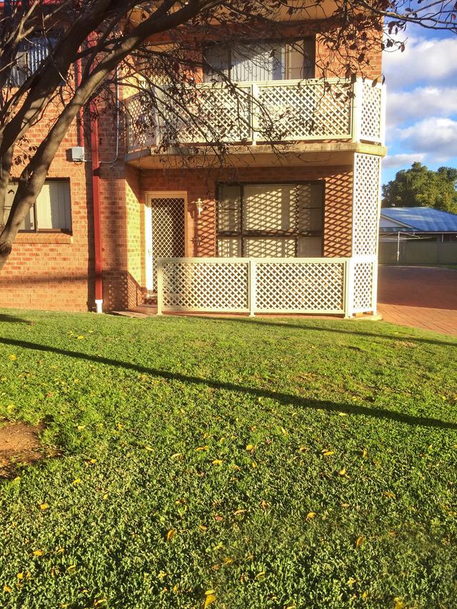 1/57 Darling Street, NSW 2830