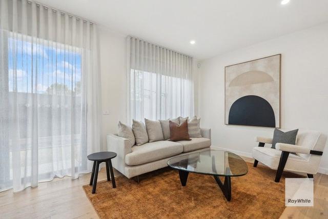 2/14 Woorite Place, VIC 3033