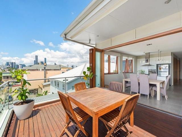 4/241 Given Terrace, QLD 4064