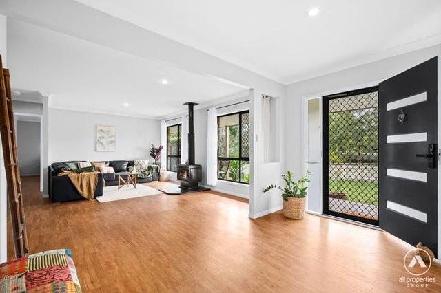 260-262 Equestrian  Drive, QLD 4124