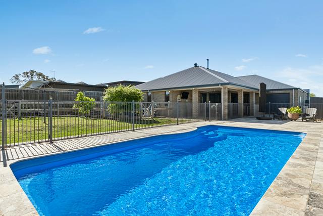 14 McClung Drive, NSW 2582
