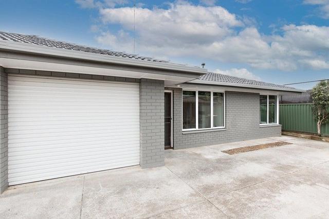 2/15 Aminya Ave, VIC 3356