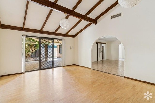 32 Marlene Way, WA 6163