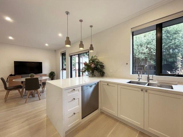 1/10 Pine Street, VIC 3122