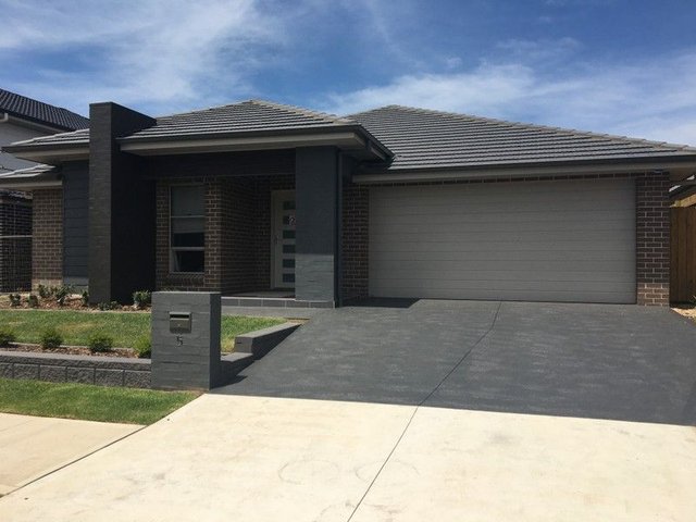 5 Fernlea Cresent, NSW 2765