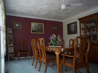 Formal dining (2004-01-21)