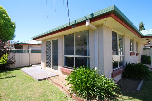 3/209 McLachlan Street, NSW 2800