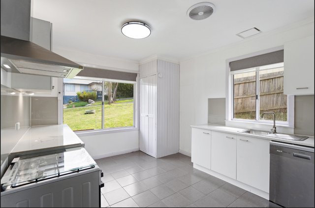 4 Doolan Street, VIC 3840