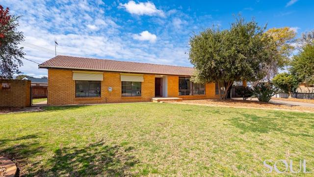 6 Chilvers Place, NSW 2680