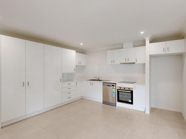 2/62a Richards Street, QLD 4131