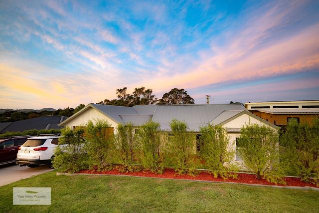 4 Crocker Close, NSW 2582