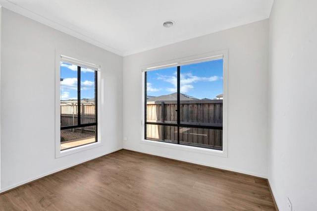 2 Magara Walk, VIC 3029