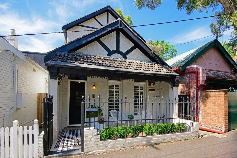 https://images.allhomes.com.au/property/photo/0c55f0be352005bd7217a082b3388814_hd.jpg