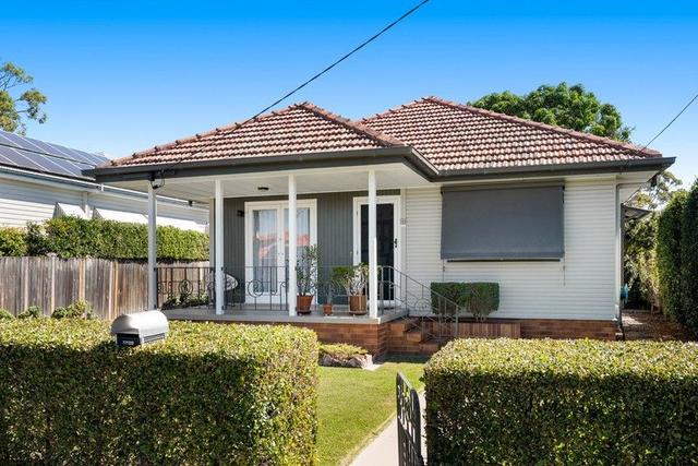 8 Stirling Street, QLD 4051