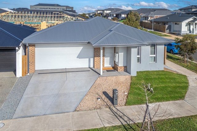 39 Mullins Way, VIC 3429