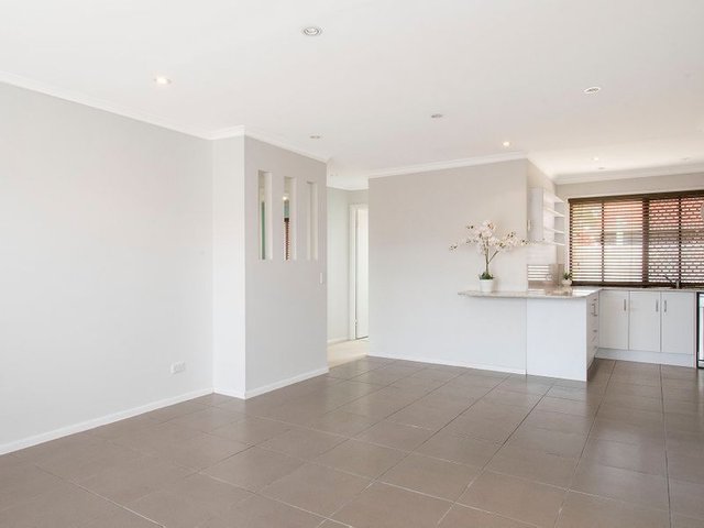 1/12 Callistemon Court, QLD 4214