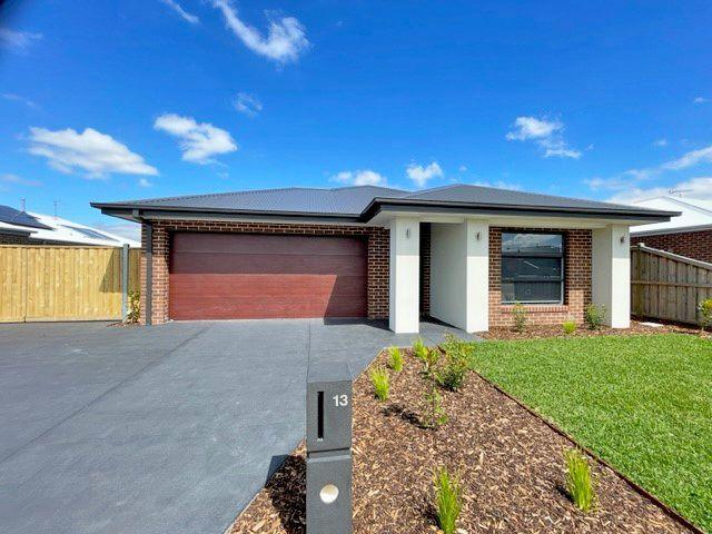 13 Winslow  Crescent, VIC 3820