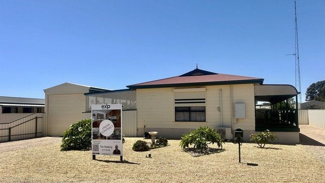 6 Brokenshire Tce, SA 5558