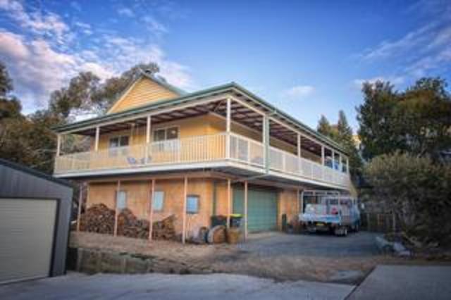 11 Adams Avenue, NSW 2627