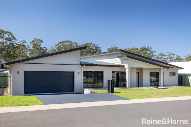 10 Brookwater Crescent, NSW 2539