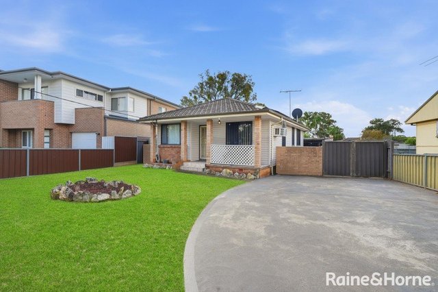11 Tobruk Street, NSW 2760