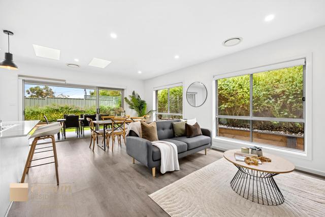 2/10 Lindrum Crescent, ACT 2615