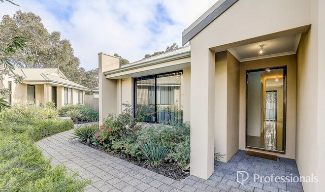 12/6 Strelitzia Avenue, WA 6058