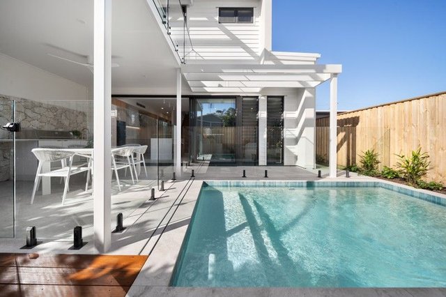 2/154 Oceanic Drive, QLD 4575