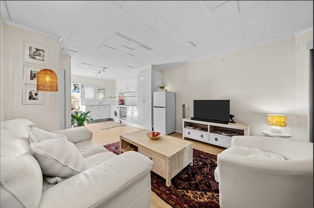 4/33 William Street, QLD 4218