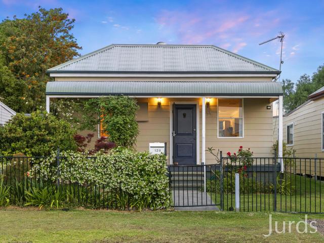 128 Deakin Street, NSW 2327