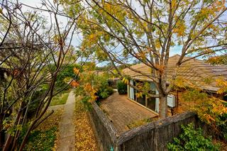Courtyard (2013-05-21)