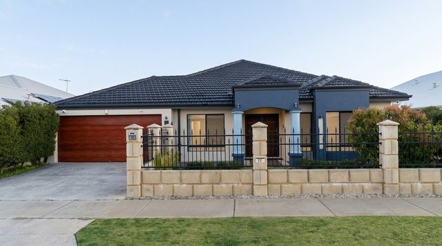 22 Malachite Avenue, WA 6110