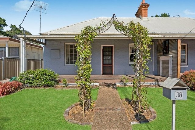 38 Lewis  Street, NSW 2850