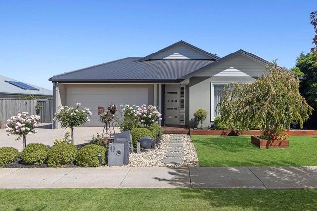 49 Greenfields Boulevard, VIC 3434