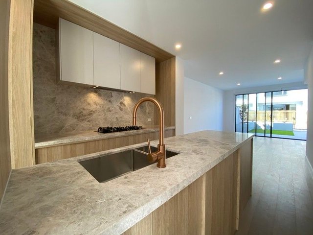 8/8-10 Lincoln Road, VIC 3040