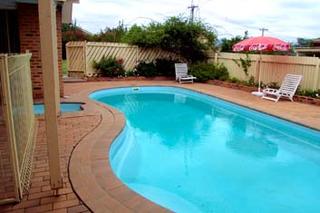 Pool and spa (2003-01-29)