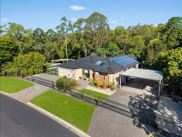 12 Dudley Court, QLD 4055