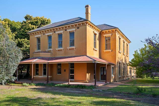 104 Bradley Street, NSW 2580